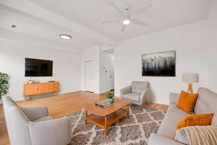 4644 S Prairie Avenue #2N, Chicago, IL 60653 - #3