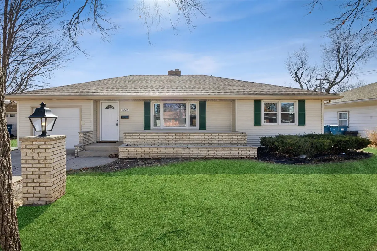 1024 W Walnut Street, Kankakee, IL 60901 - #1