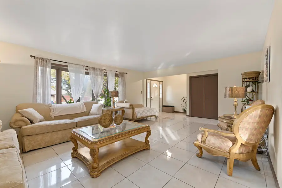 5319 Martha Lane, Oak Forest, IL 60452 - #3