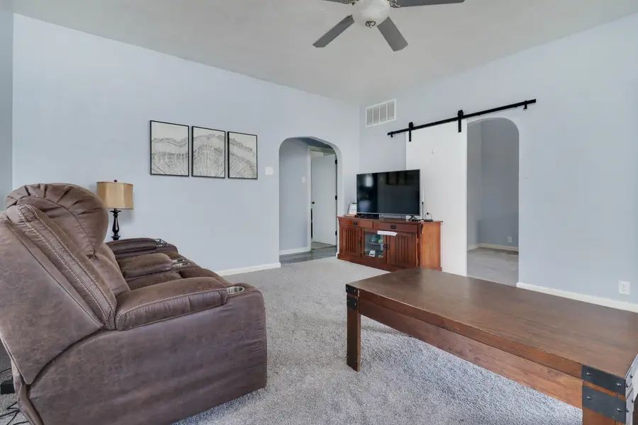 431 9th Street, Lincoln, IL 62656 - #3