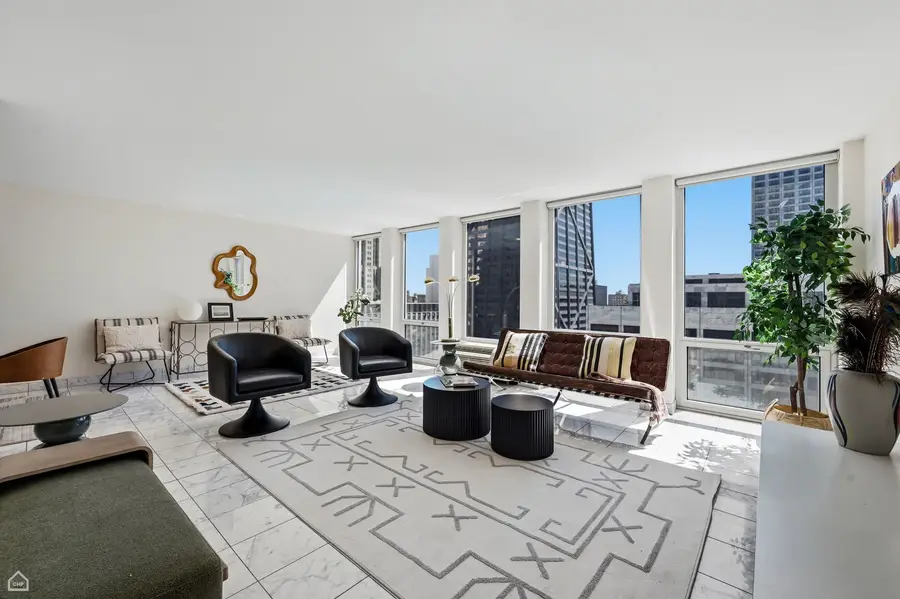 111 E Chestnut Street #21F, Chicago, IL 60611 - #2