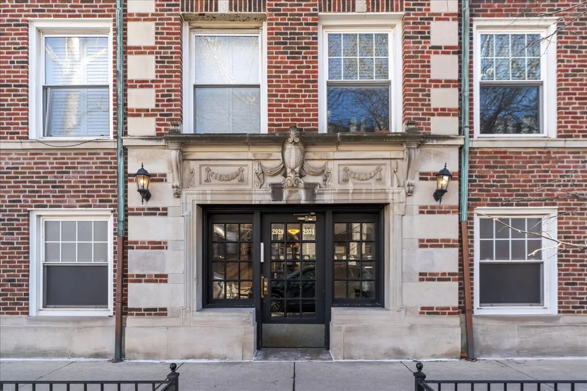 2929 N Pine Grove Avenue #1, Chicago, IL 60657 - #1