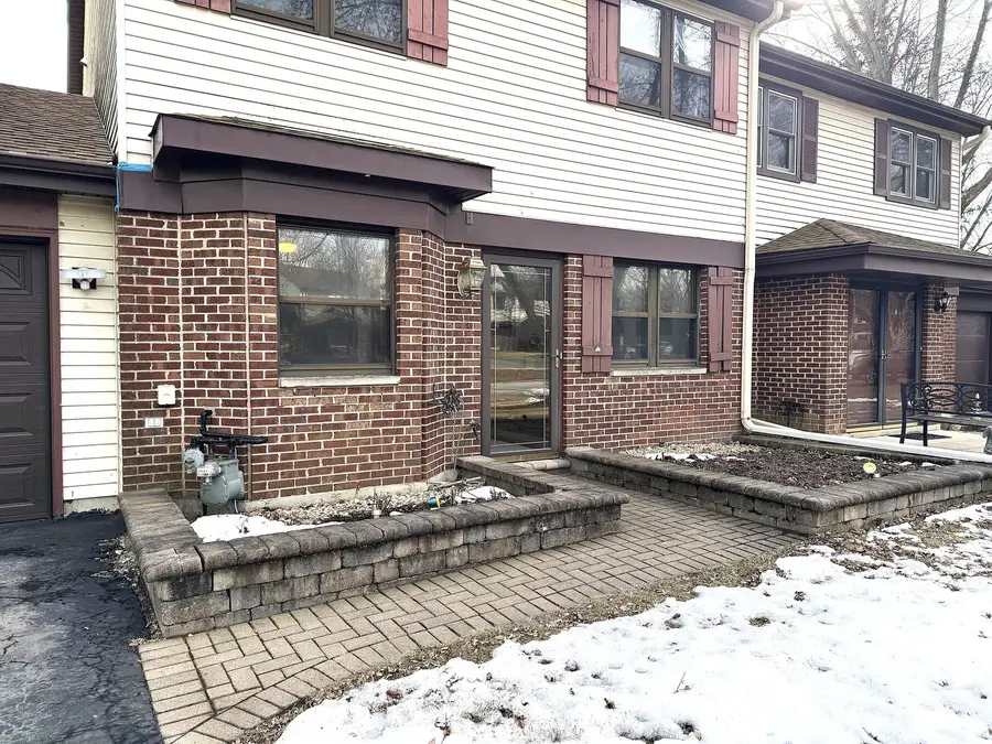 23W447 Greenbriar Drive, Naperville, IL 60540 - #2