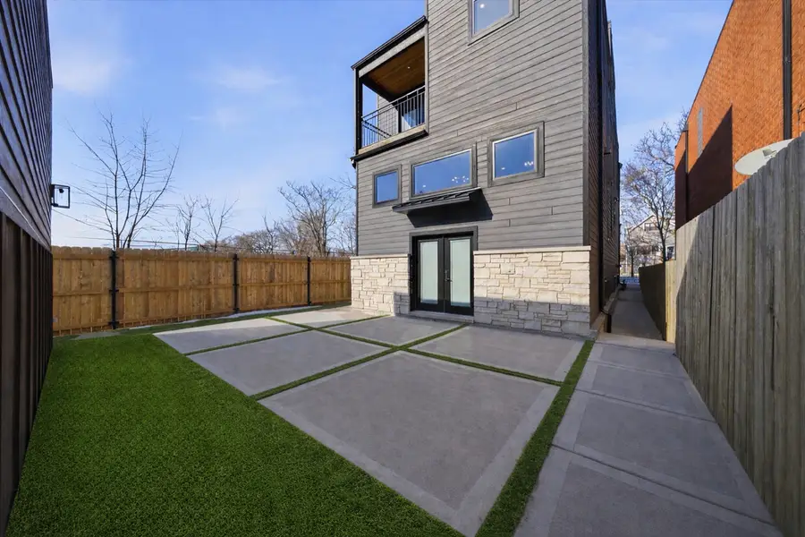 2457 W Byron Street, Chicago, IL 60618 - #3