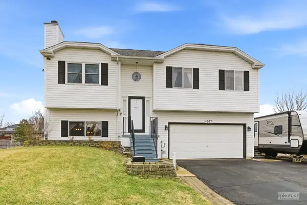 1007 S Oak Creek Drive, Genoa, IL 60135