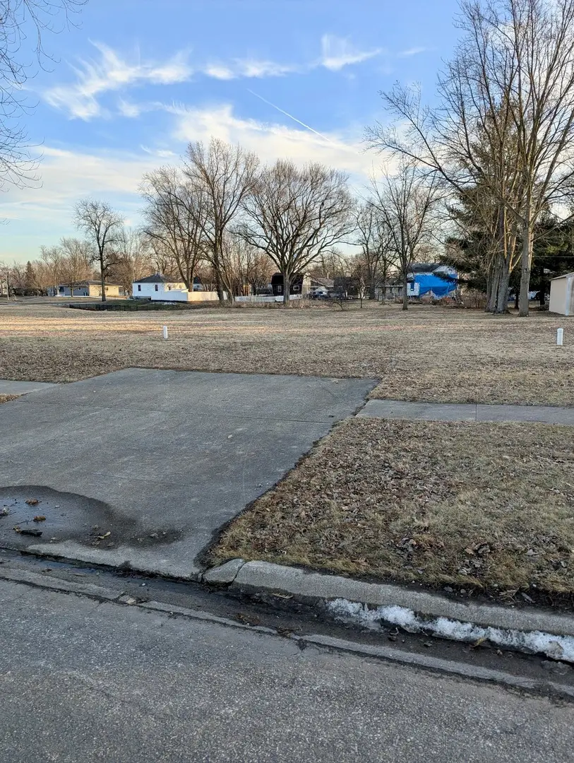 109 E Sheridan Street, Watseka, IL 60970 - #2