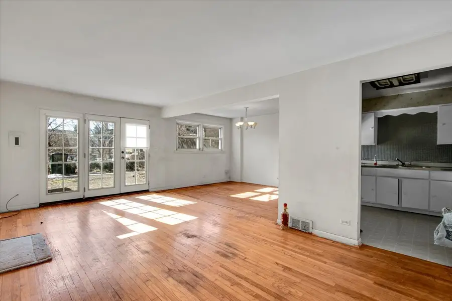 6735 N Lawndale Avenue, Lincolnwood, IL 60712 - #3