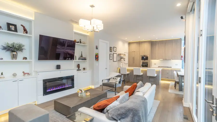 1947 W Diversey Parkway #101, Chicago, IL 60614 - #3