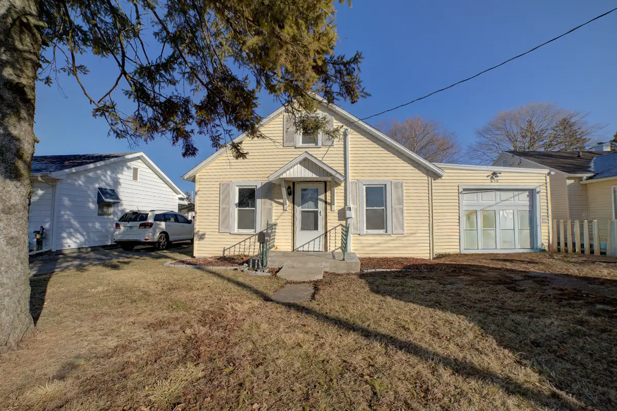 850 E Chestnut Street, Hoopeston, IL 60942 - #1