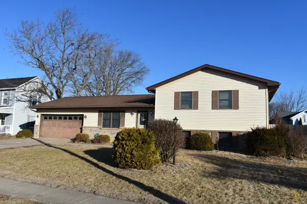 35 W 5th Street, El Paso, IL 61738