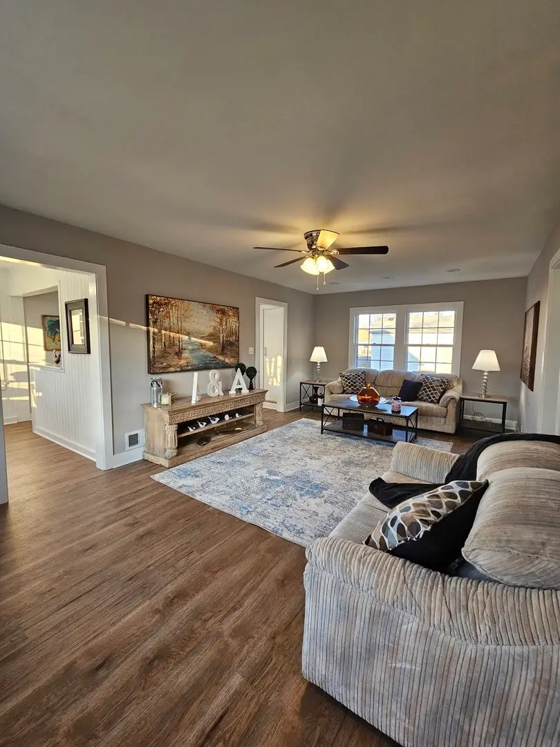 220 S Walnut Street, Sycamore, IL 60178 - #2