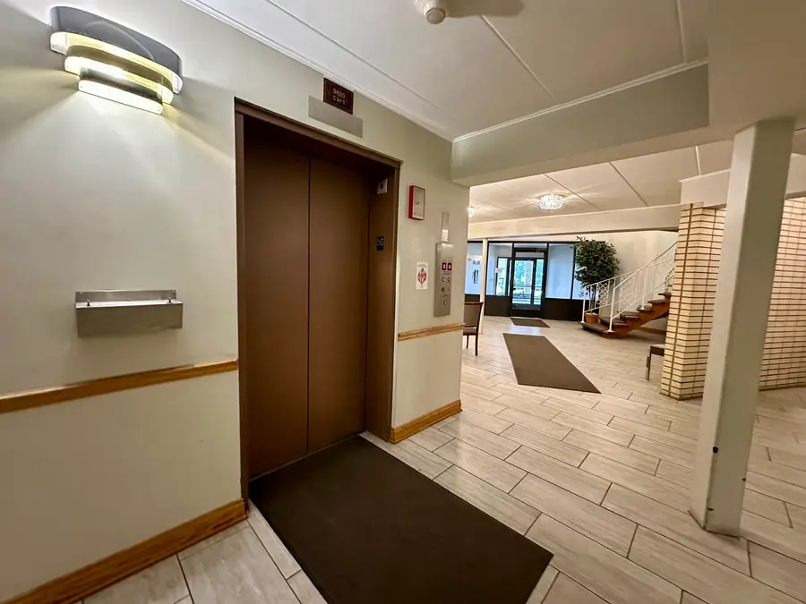 9820 S Pulaski Road #122, Oak Lawn, IL 60453 - #3