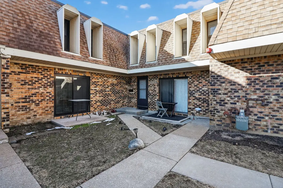 7724 Woodward Avenue, Woodridge, IL 60517 - #1