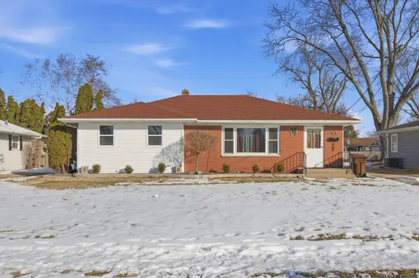 534 Desmond Drive, Woodstock, IL 60098