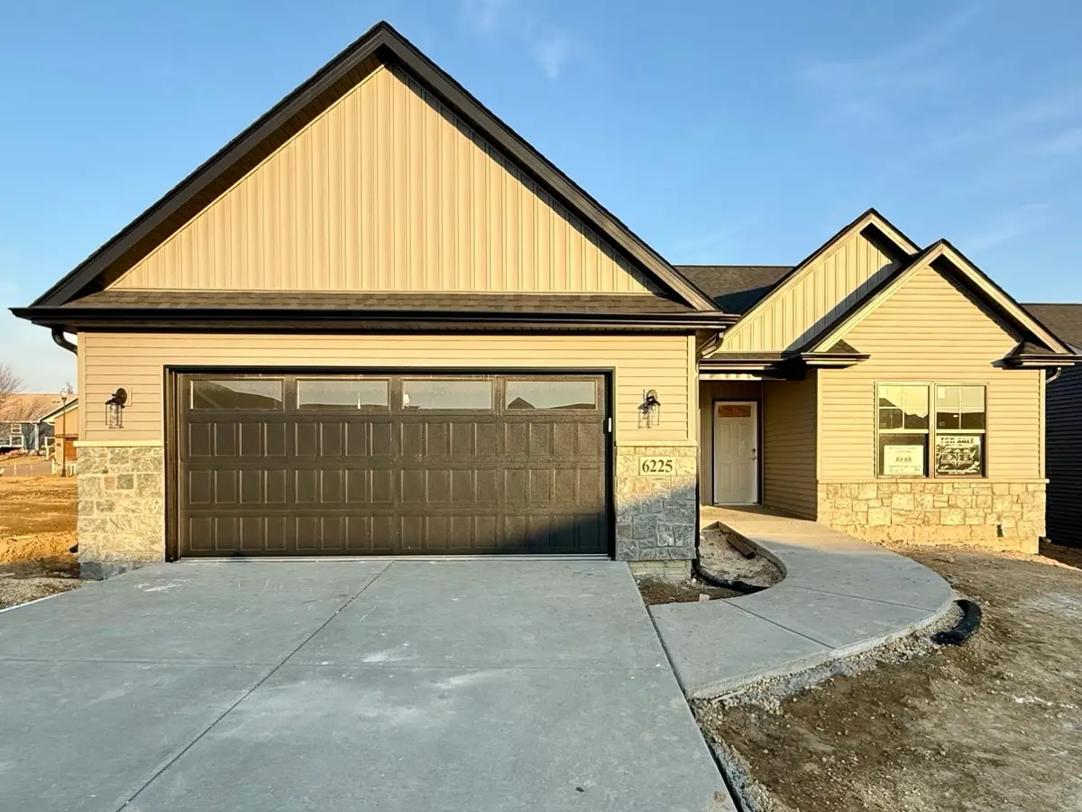 6225 College Avenue, Davenport, IA 52807 - #1