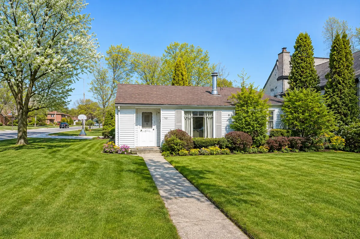 951 Hemlock Street, Deerfield, IL 60015 - #1