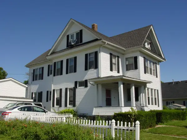 20-22 N Locust Street, Aurora, IL 60506