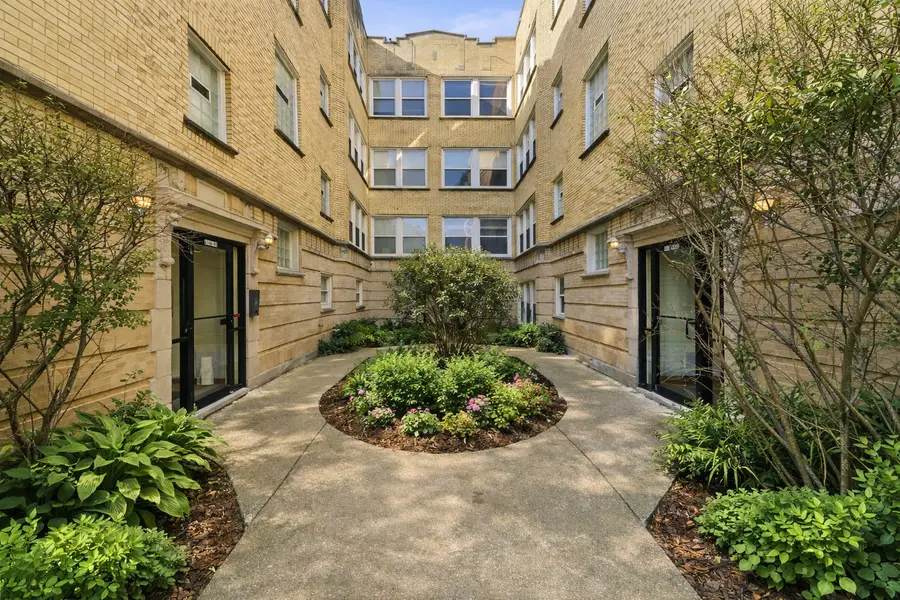 4752 N Albany Avenue #3, Chicago, IL 60625 - #2