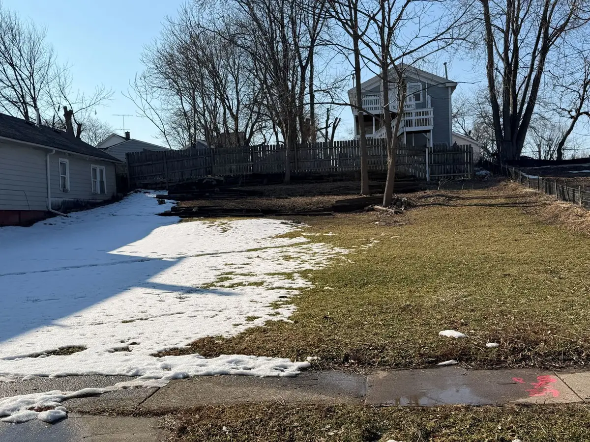 312 Oak Street, Waukegan, IL 60085 - #1