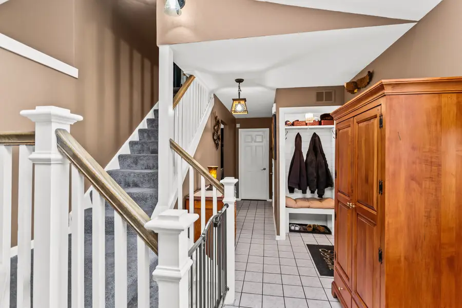 960 Mensching Road, Roselle, IL 60172 - #3