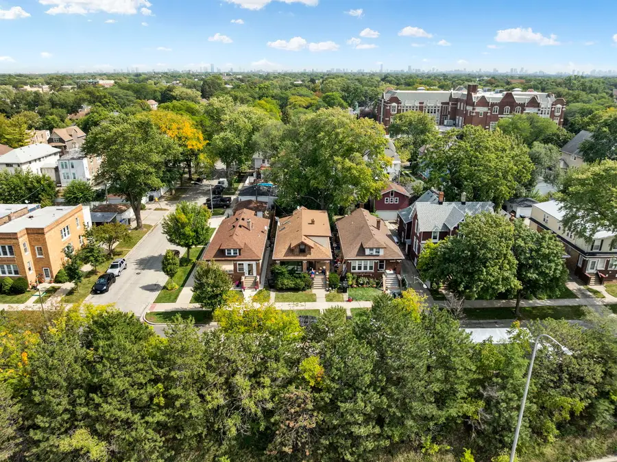 4655 N Keating Avenue, Chicago, IL 60630 - #3