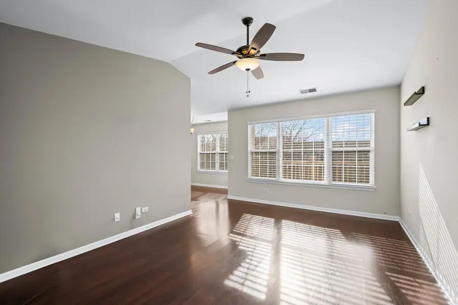 1288 N Red Oak Circle #3, Round Lake Beach, IL 60073 - #2