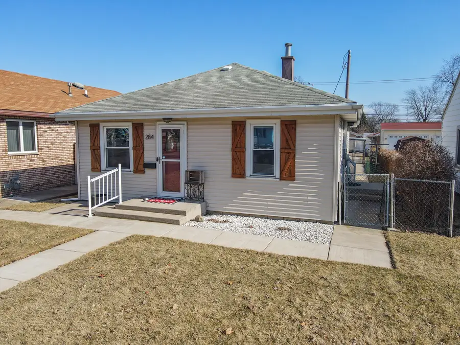 284 N Clinton Avenue, Bradley, IL 60915 - #2