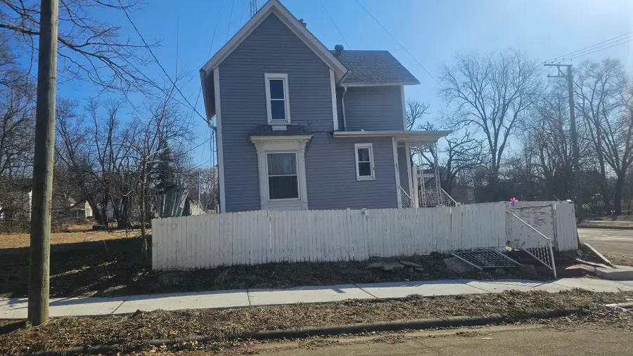 201 N Hinkley Avenue, Rockford, IL 61101 - #2