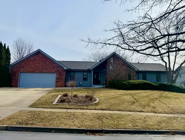 1903 Oakwood Avenue, Bloomington, IL 61704