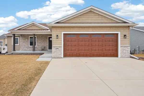 1439 Rhinelander Drive, Davenport, IA 52804