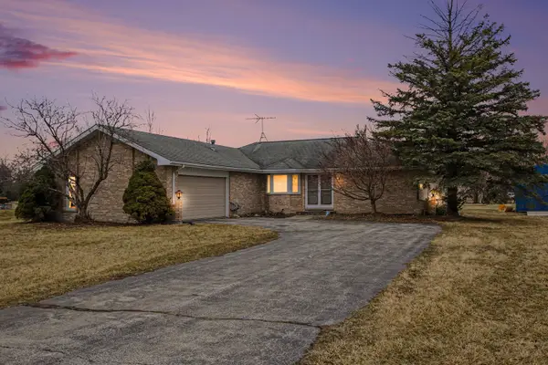 24541 S Wildwood Trail, Crete, IL 60417