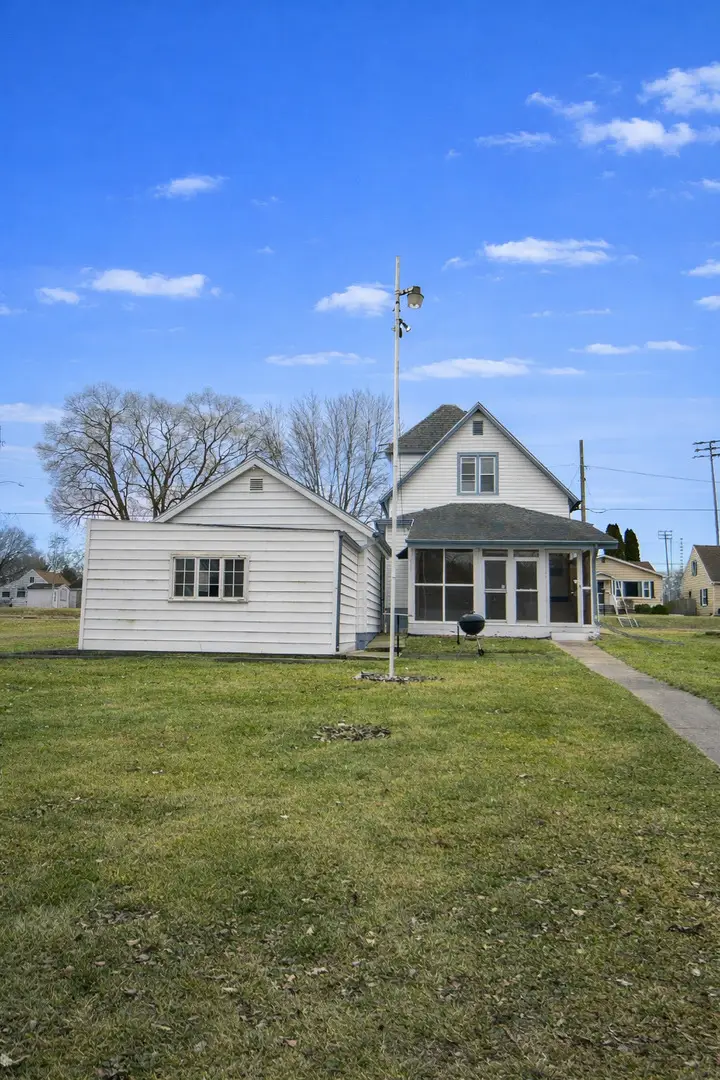 1903 W First Street, Dixon, IL 61021 - #3