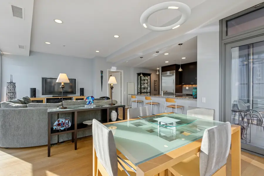 Address Withheld By Seller, Chicago, IL 60611 - #3