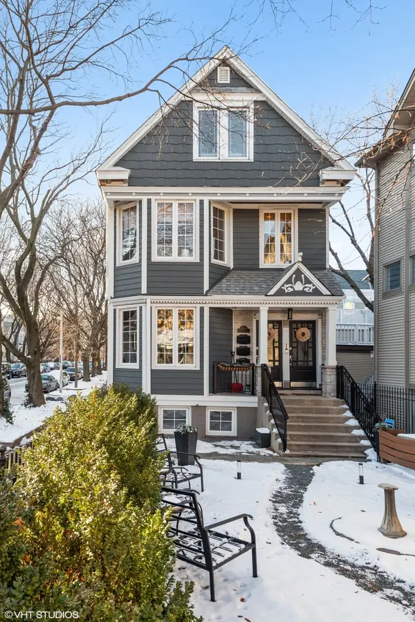 3034 N Greenview Avenue, Chicago, IL 60657