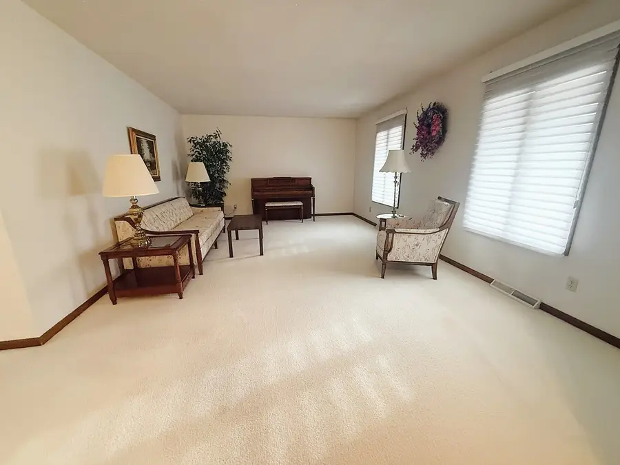 300 Fieldstone Lane, Dixon, IL 61021 - #3