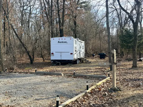 27-28 Woodhaven Lakes, Sublette, IL 61367