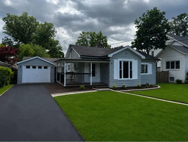 722 E Indiana Street, Wheaton, IL 60187