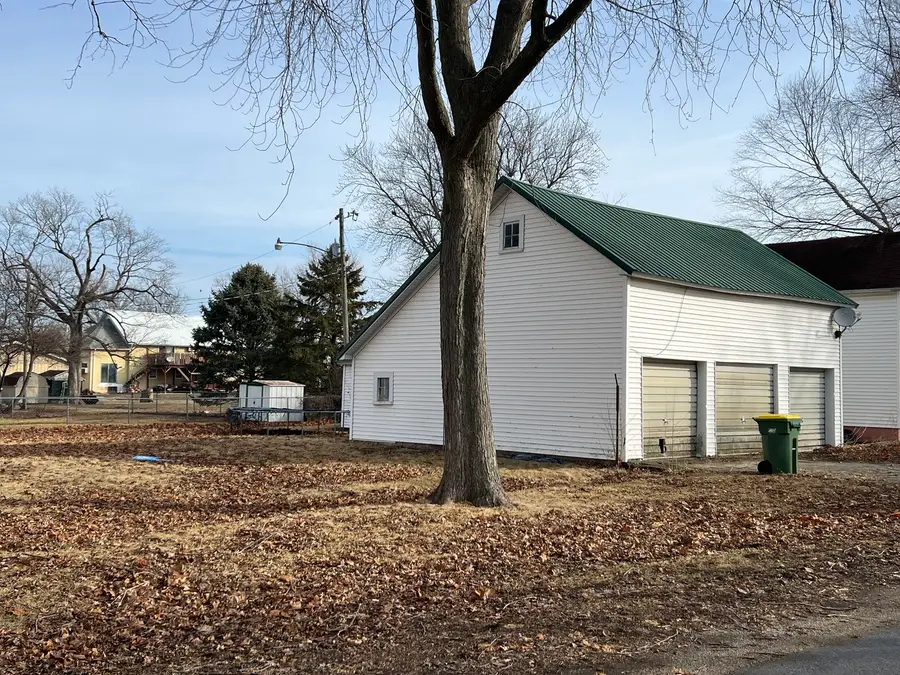 200 E South Street, Ellsworth, IL 61737 - #3