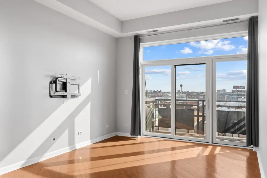 2317 W Wolfram Street #513, Chicago, IL 60618 - #3