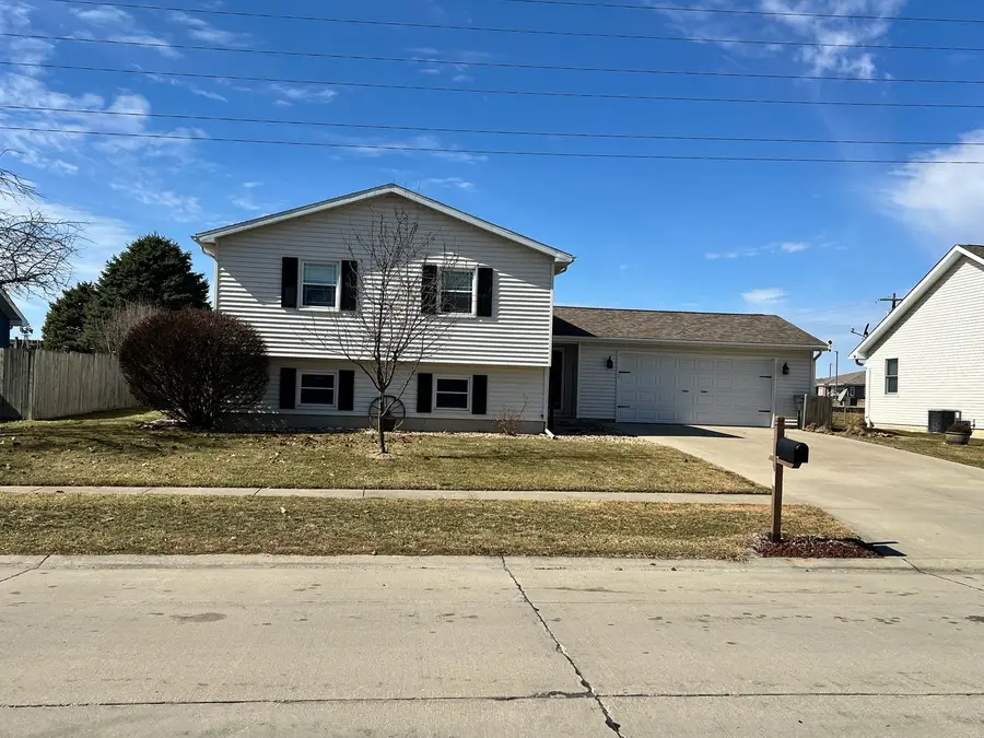 73 Kirkwood Drive, Clinton, IL 61727 - #3