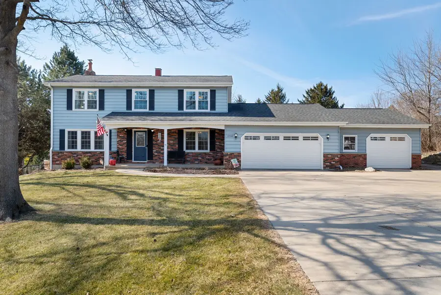 27942 N Lakeview Circle, McHenry, IL 60051 - #2