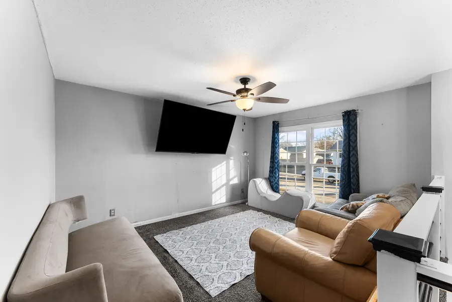 3518 W Columbia Avenue, Davenport, IA 50804 - #3