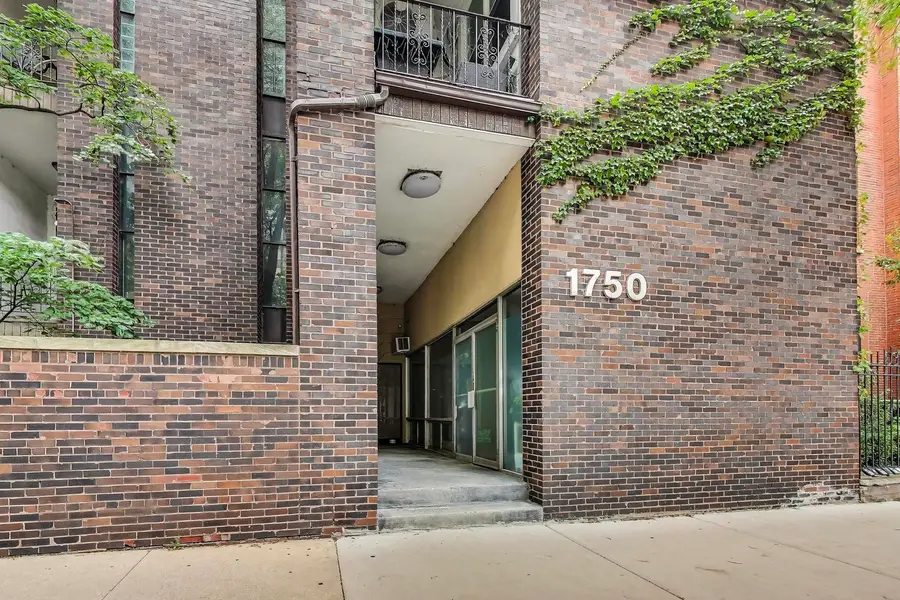 1750 N Wells Street #103, Chicago, IL 60614 - #2