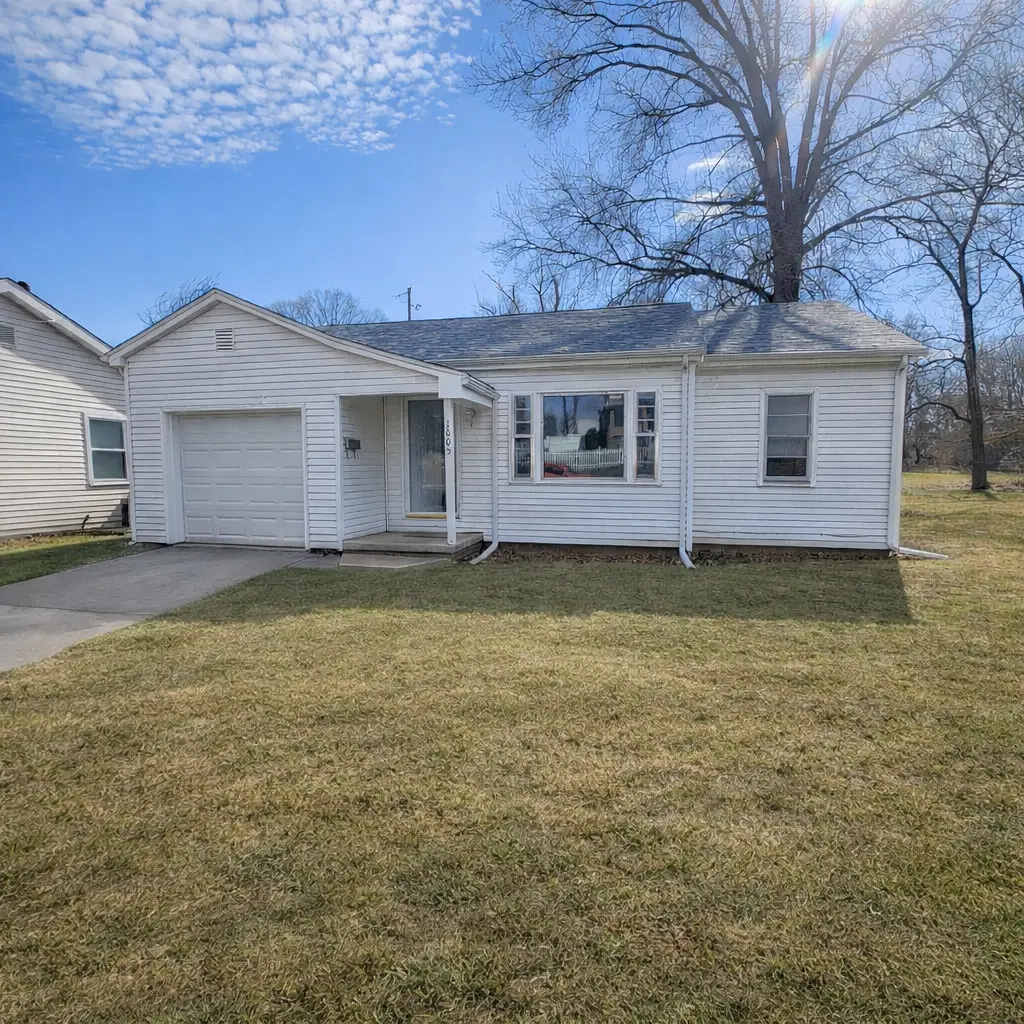 1005 Pace Avenue, Mount Vernon, IL 62864 - #1