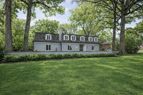 528 Linden Avenue, Lake Forest, IL 60045