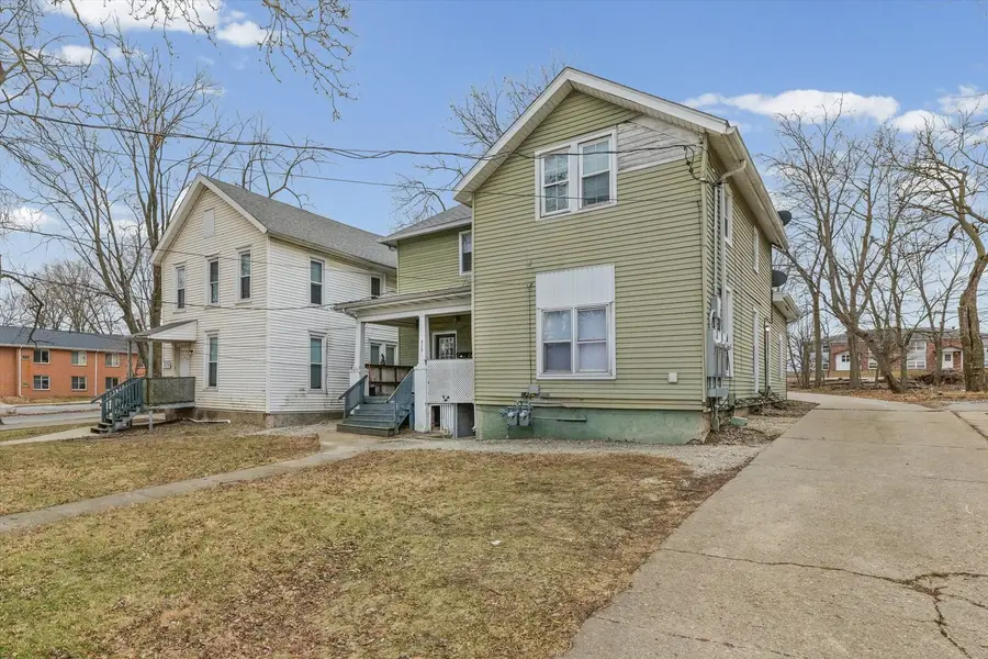 820 W Washington Street, Bloomington, IL 61701 - #3