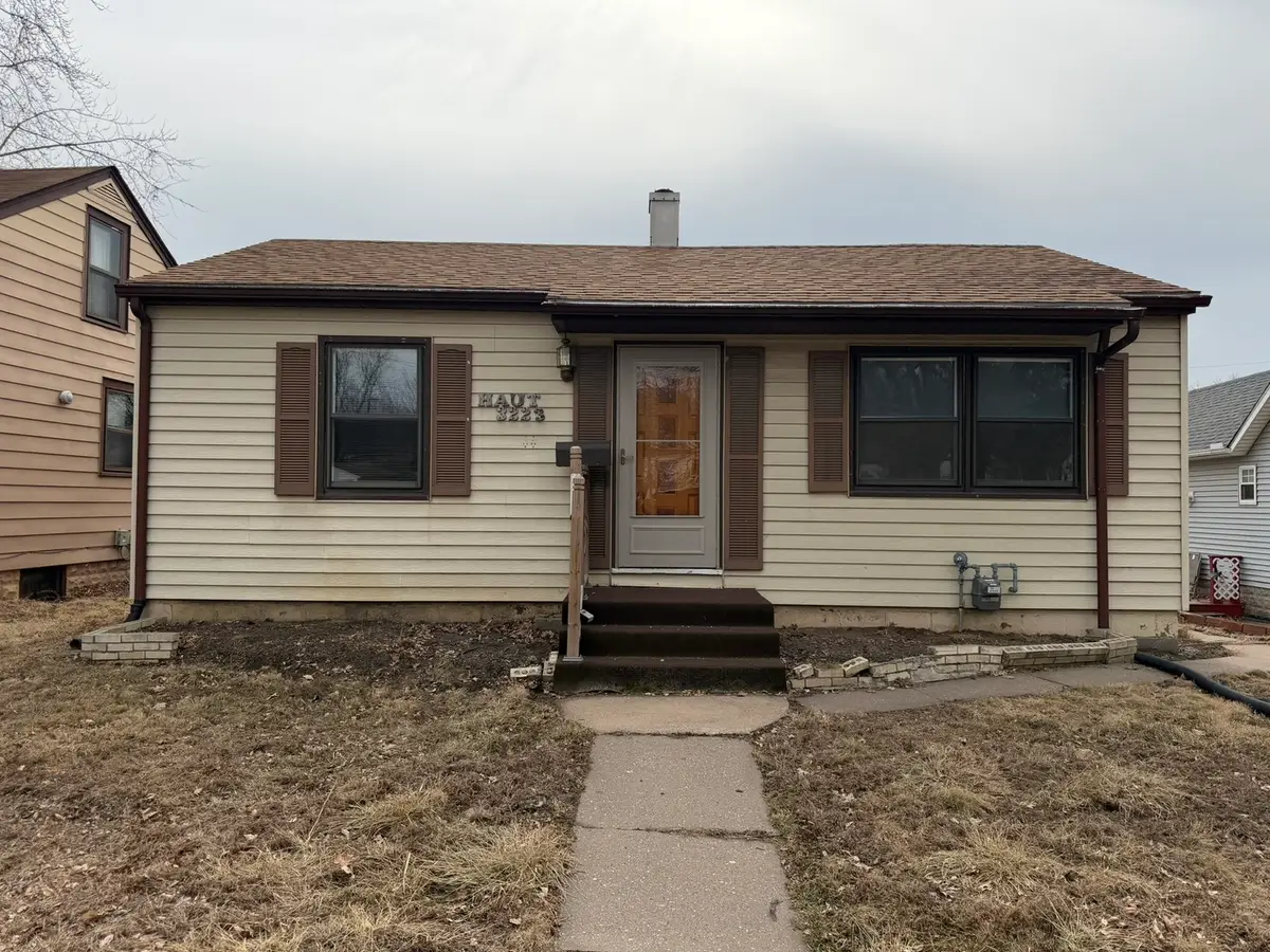 3223 Mckinley Avenue, Davenport, IA 52802 - #1