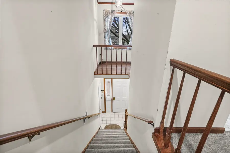 1525 N Kendal Court, Arlington Heights, IL 60004 - #2