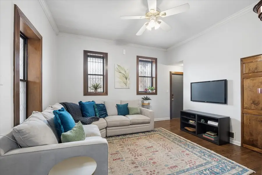 4028 N Sheridan Road #1R, Chicago, IL 60613 - #2