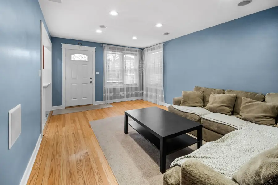 2121 N 75th Avenue, Elmwood Park, IL 60707 - #3